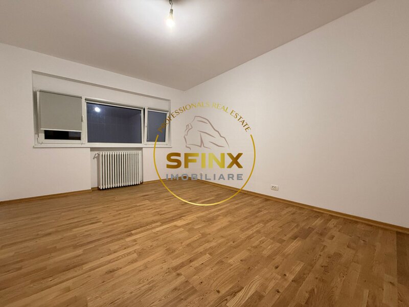 Piata Romana, 3 camere, pretabil firme, parter, renovat, centrala proprie