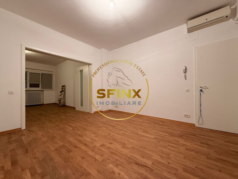 Piata Romana, 3 camere, pretabil firme, parter, renovat, centrala proprie