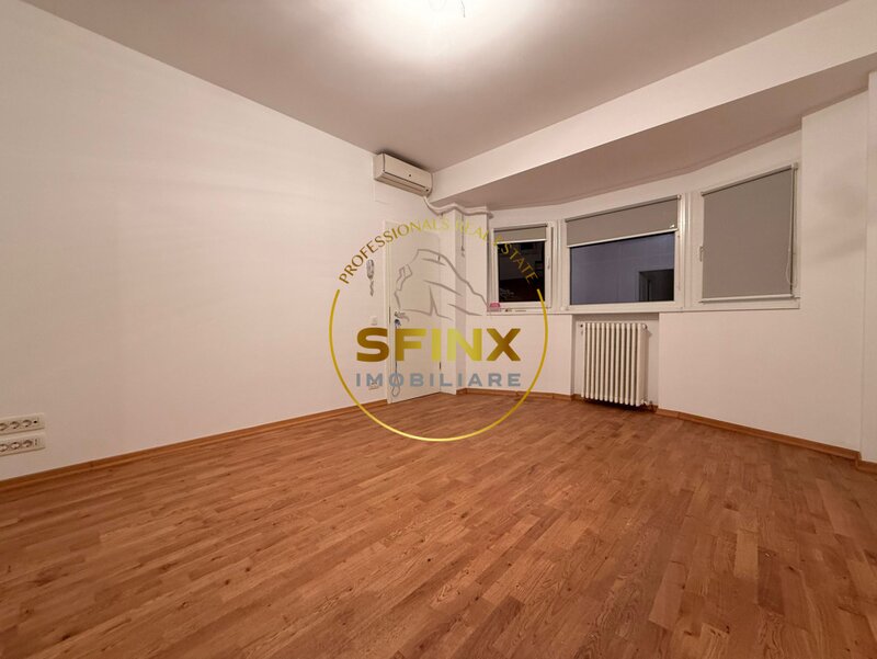 Piata Romana, 3 camere, pretabil firme, parter, renovat, centrala proprie