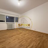 Piata Romana, 3 camere, pretabil firme, parter, renovat, centrala proprie